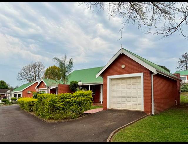 2 BEDROOM TOWNHOUSE FOR SALE IN HAYFIELDS